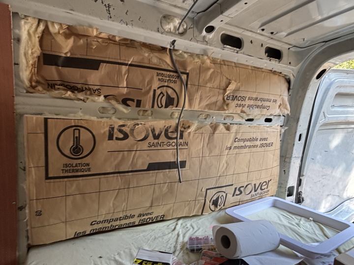 Montage des murs + plan de cuisine