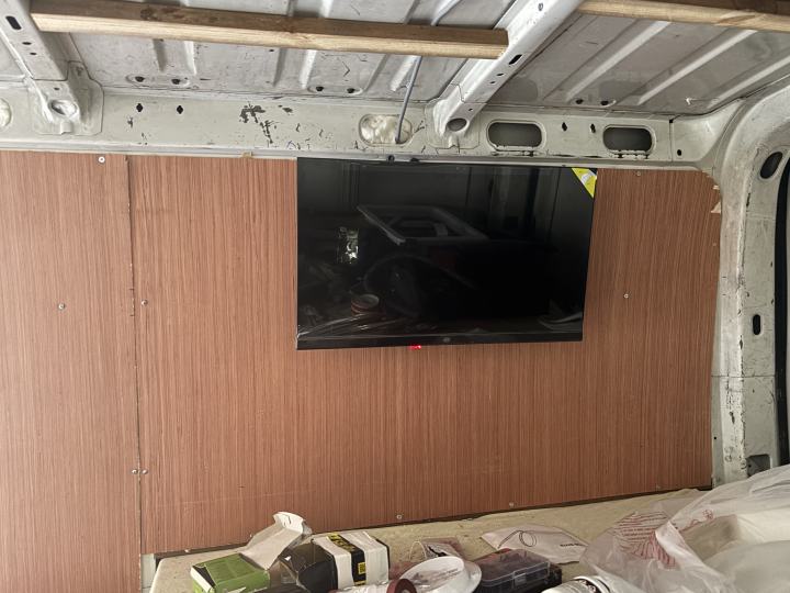 Evier / tv